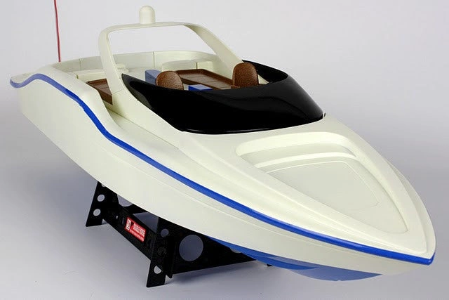 Dominate the Waves: High-Speed RC Race Boat - Ready to Race!